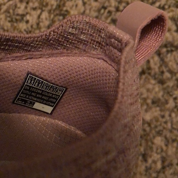 New sketchers air cooled arch fit size 9.5 - Picture 7 of 7